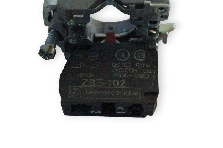 telemacanique-ZBE-102-single-contact-block-with-body-fixing-collar-new-3