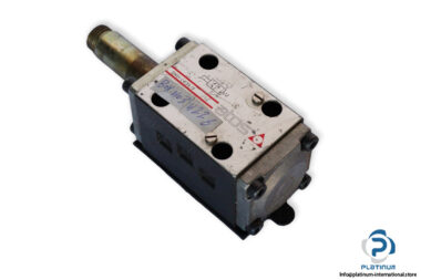 Atos-DHU-0631_2_14-solenoid-operated-directional-valve-without-coil-(used)