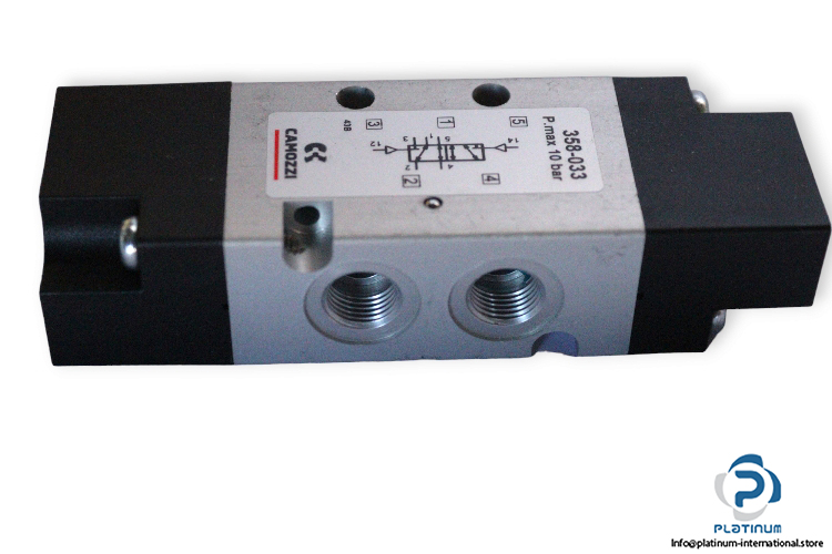 Camozzi-358-033-pneumatic-valve-(new)-(carton)-1