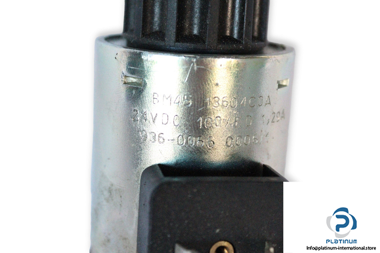Denison-VV01-311-G0Q-E1-directional-control-valve-(used)-1