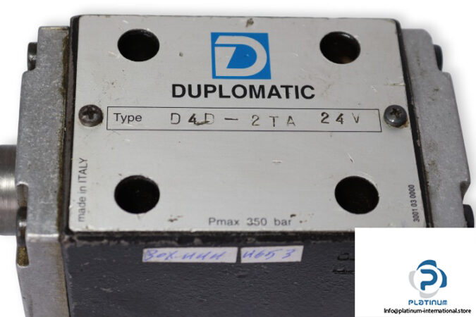 Diplomatic-D4D-2TA-24V-solenoid-operated-directional-valve-without-coil-(used)-1