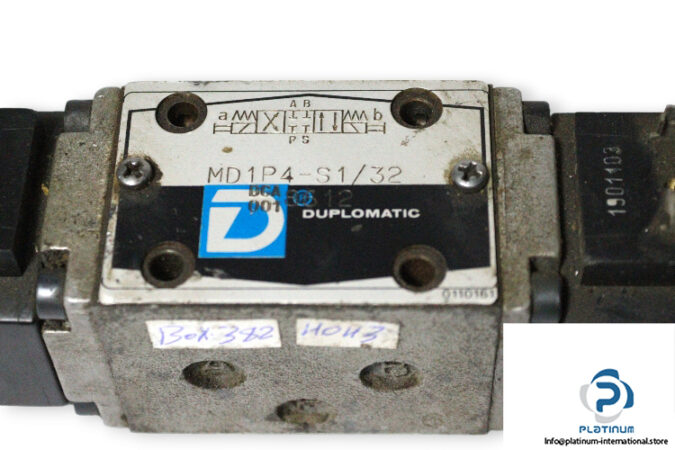 Diplomatic-MD1P4-S1_32-solenoid-operated-directional-valve-(used)-1