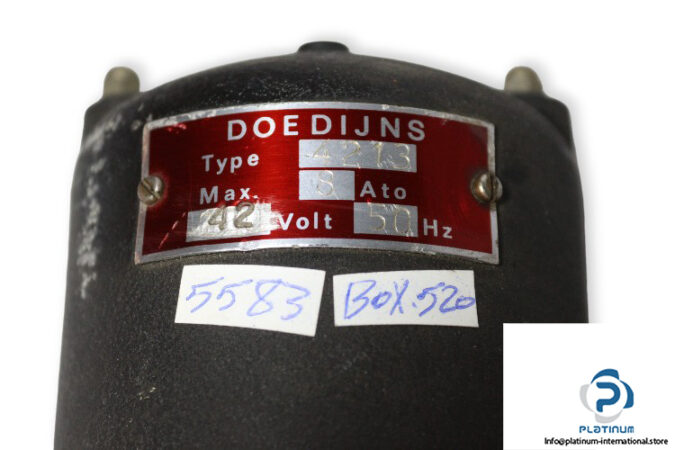 Doedijns-4213-directional-control-valve-(used)-2