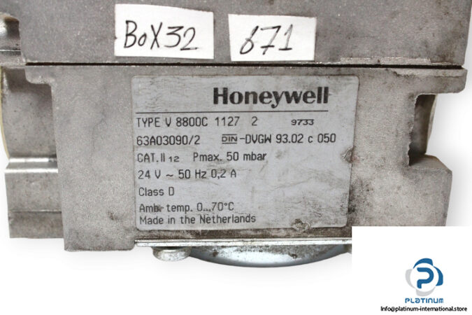 Honeywell-V-8800C-1127-2-gas-control-block-(used)-2