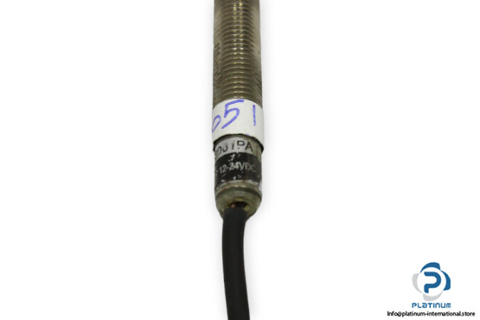 LM8-3001PA-inductive-sensor-used-2