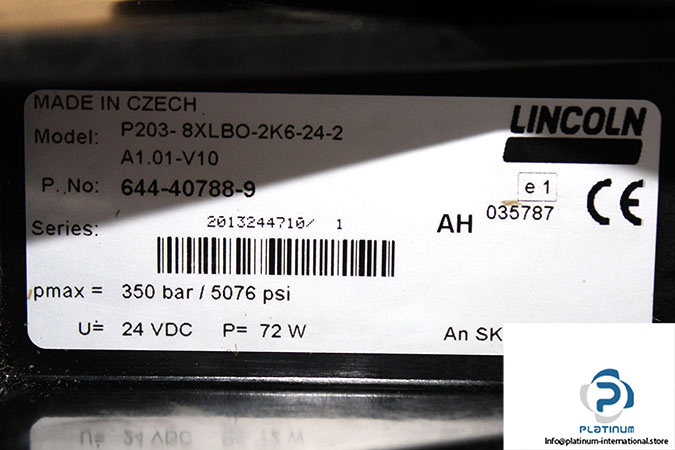 Lincoln-P203-8XLBO-2K6-24-2-lubrication-pump-(used)-1