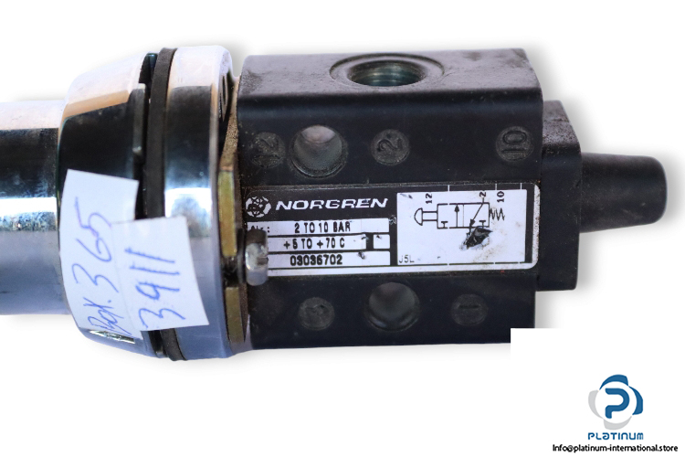 Norgren-03036702-push-button-valve-(used)-1