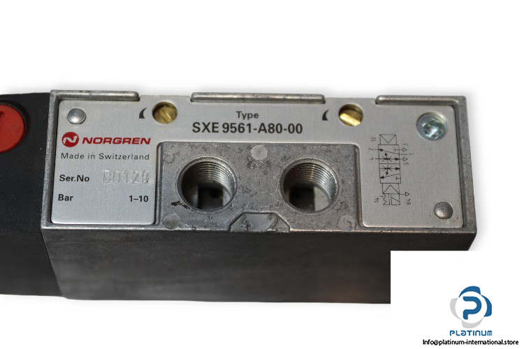 Norgren-SXE-9561-A80-00-single-solenoid-valve-with-coil-(new)-1
