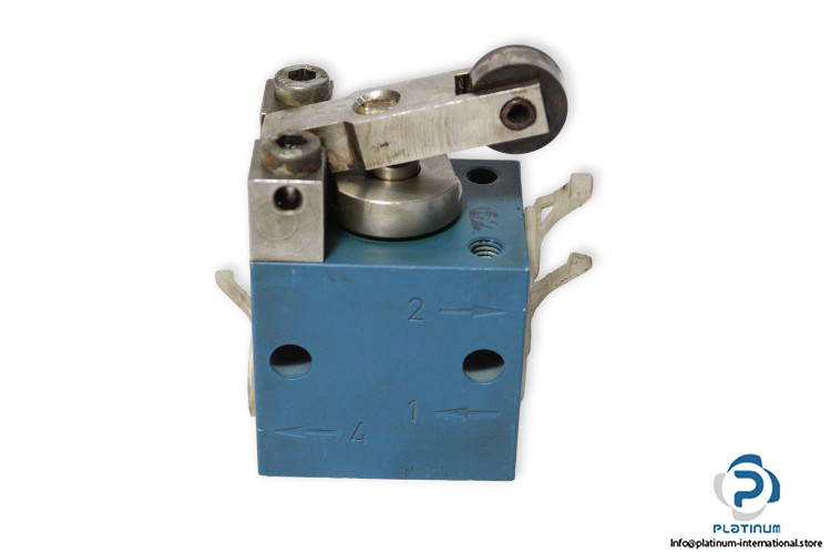 Rexroth-3630431000-pneumatic-valve-(used)-1