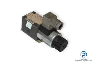 Rexroth-M-3-SED-6-U10_315-C-G24-N9-Z4-solenoid-operated-directional-valve-(used)