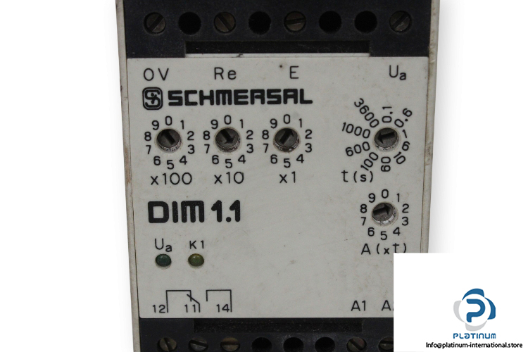 Schmersal-DIM-1.1_230-VAC-motion-control-monitor-(used)-1