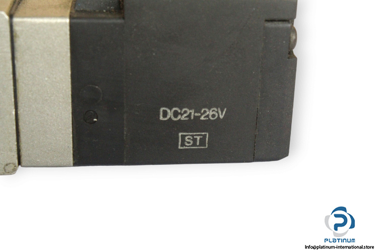 Smc-EVFS1220-double-solenoid-valve-(used)-1
