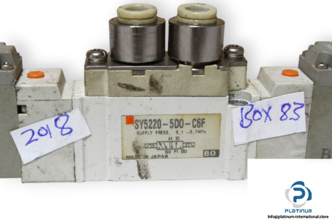 Smc-SY5220-5DO-C6F-double-solenoid-valve-(used)-1