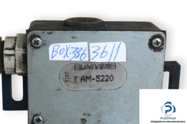 Univer-AM-5220-adjustable-pressure-switch-(used)-1