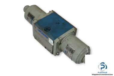 Vickers-DG4S4 -017C-24DC-50UG-GE15-solenoid-operated-directional-valve-(used)