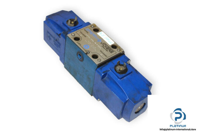 Vickers-DG4S4U-016C-W2-H-53UG-solenoid-operated-directional-valve-(used)