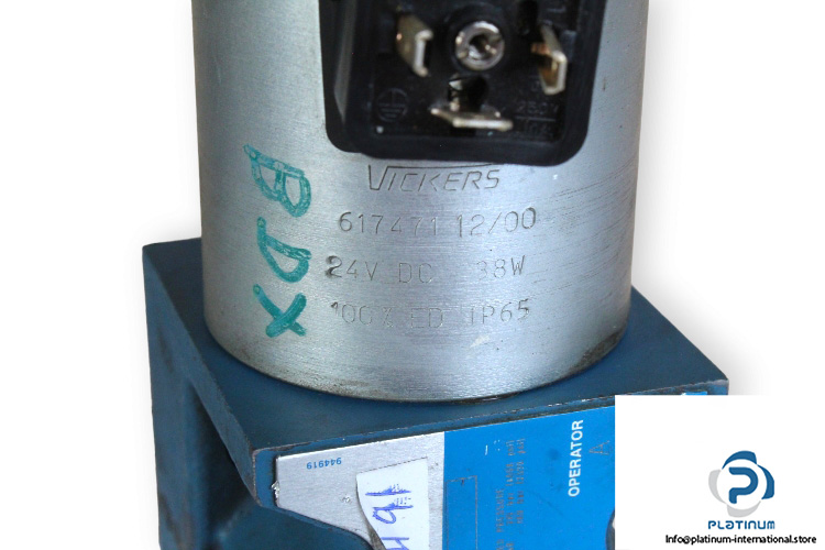 Vickers-DG4V-5-6CJ-M-U-H6-20-solenoid-operated-directional-valve-(used)-1