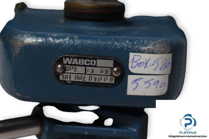 Wabco-361-002-0300R-directional-control-valve-(used)-2