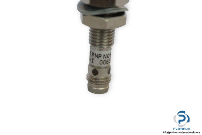 aeco-SI-8-C1-PNP-NO-H1S-inductive-proximity-sensor-used-3