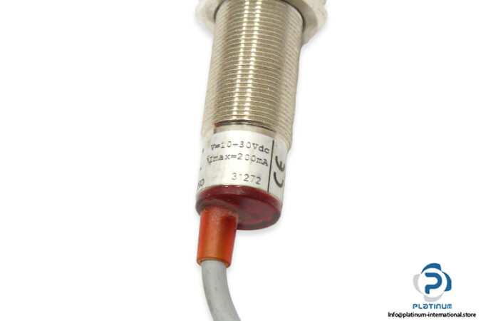 aeco-si18-ce8-pnp-no-inductive-sensor-3