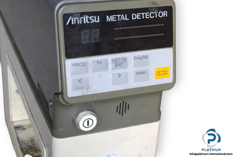 anritsu-KD301A-metal-detector-(used)-1