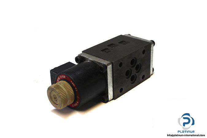 atos-900212-dhu-0611-solenoid-directional-valve-direct-operated-2