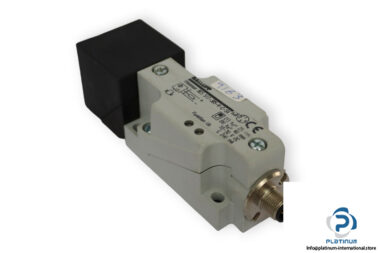 balluff-BES-517-385-V-C-S4-inductive-standard-sensor-new