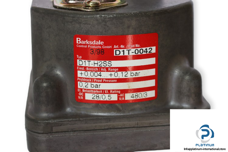 barksdale-D1T-H2SS-diaphragm-pressure-switch-(new)-(carton)-1