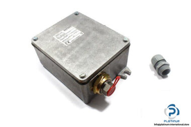 barksdale-B2T-M32SS-bourdon-tube-pressure-switch