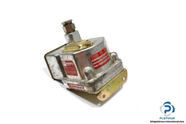 barksdale-D1T-H18-diaphragm-pressure-switch