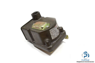 barksdale-D2T-H18SS-diaphragm-pressure-switch