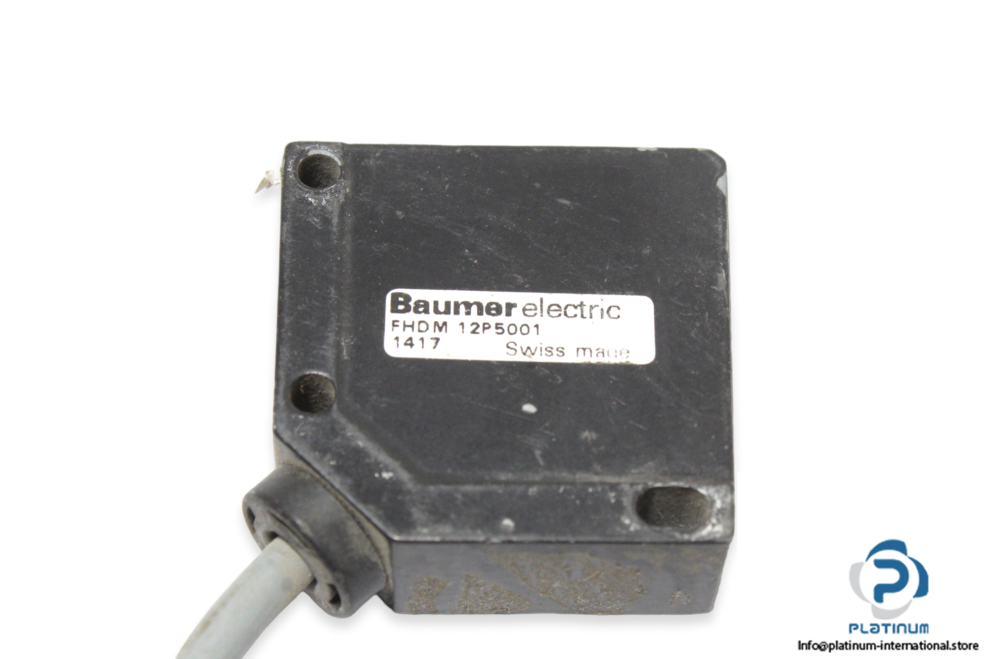 baumer-fhdm-12p5001-diffuse-sensor-2