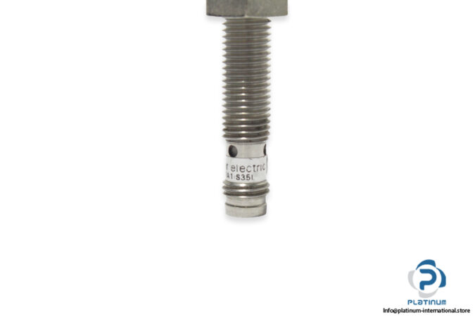 baumer-ifrm-08p17a1_s35l-inductive-sensor-4