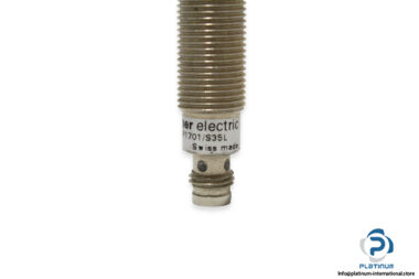 baumer-ifrm-12p1701_s35l-inductive-proximity-sensor-3