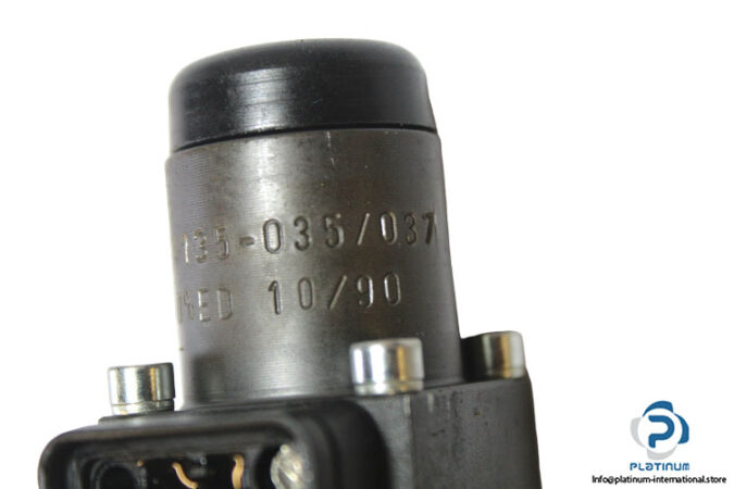 beringer-hydraulik-uvf-4p-6-210_24-vdc-pressure-control-valve-3