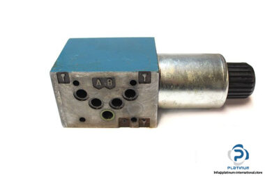 bosch-0-810-001-748-directional-control-valve-3