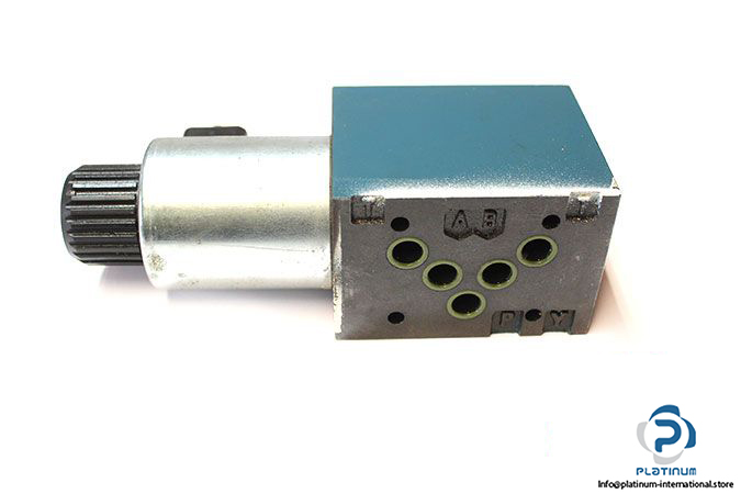 bosch-0-810-001-825-directional-control-valve-3