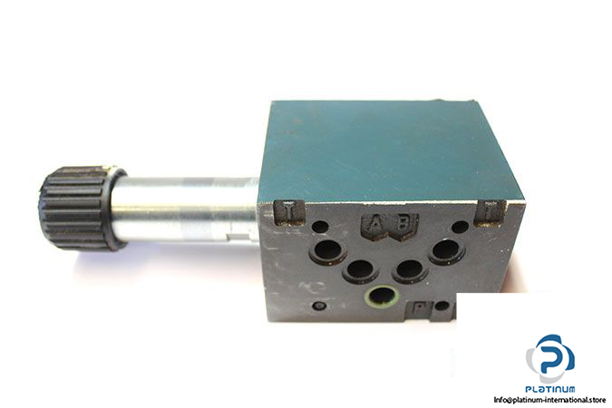 bosch-0-810-001-830-directional-control-valve-without-coil-2