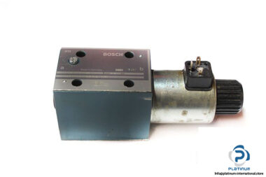 bosch-0-810-001-899-directional-control-valve