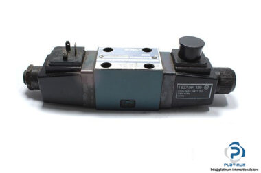 bosch-0-810-091-061-solenoid-operated-directional-valve-1