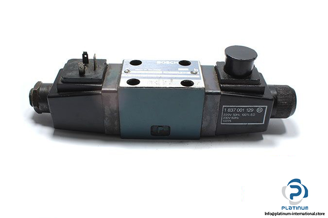 bosch-0-810-091-061-solenoid-operated-directional-valve-1
