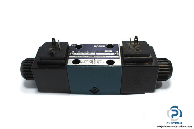 bosch-0-810-091-201-110-v-solenoid-operated-directional-valve-1