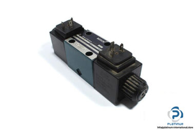 Bosch-0-810-091-201-110-V-solenoid-operated-directional-valve