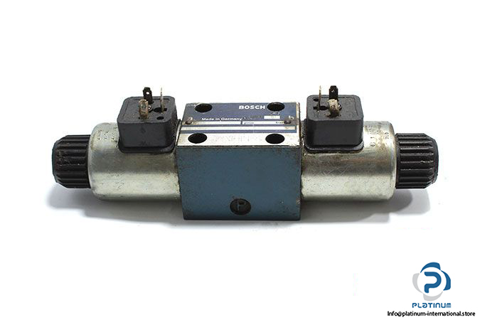 bosch-0-810-091-201-24-v-solenoid-operated-directional-valve-1