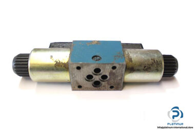 bosch-0-810-092-105-directional-control-valve-2