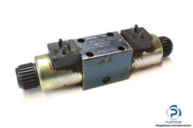 bosch-0-810-092-105-directional-control-valve