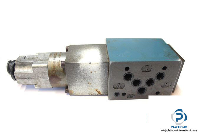 bosch-0-810-403-001-directional-control-valve-3