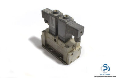 Bosch-0-820-008-113-solenoid-valve