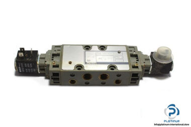 bosch-0-820-015-801-solenoid-valve-1