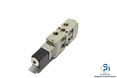 bosch-0-820-022-005-single-solenoid-valve-1